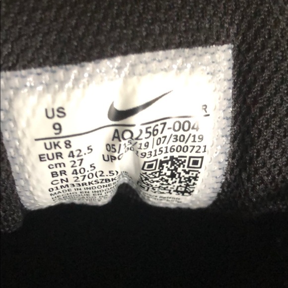 Men’s Nike gym shoes..... box not included! - Picture 4 of 4